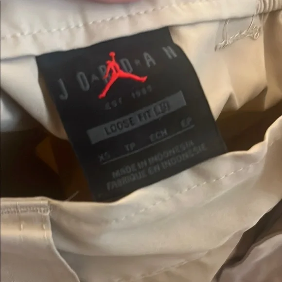 Jordan Nike Women’s Khaki Cargo - Picture 4 of 7